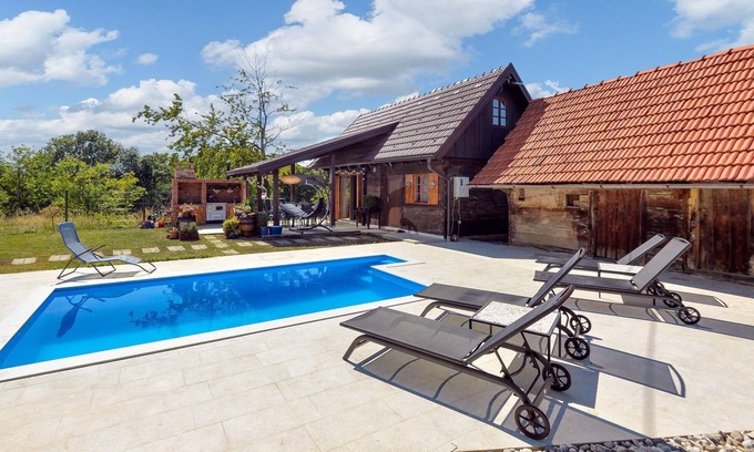 Strmec Stubicki House | Spend a carefree vacation in this modern furnished vacation home with pool.