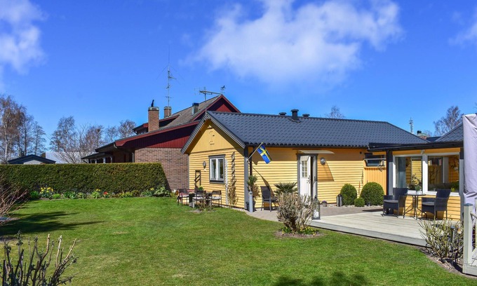 Nybrostrand Apartment | Spend a fantastic vacation in this cozy vacation home in Nybrostrand.