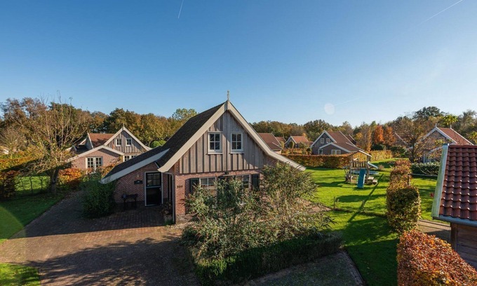 Hoge Hexel House | Spend an unforgettable vacation with friends and family in this beautiful vacation home at vacation park Buitengoed Het Lageveld.