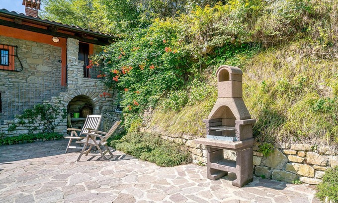 Bossolasco Apartment | Spend relaxing vacations in the vineyards of Bossolasco.