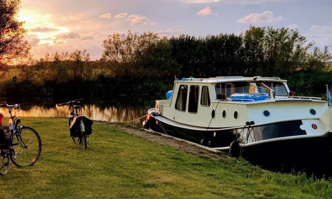 Municipality of Smallingerland Boat Rental | Spend the night on a houseboat