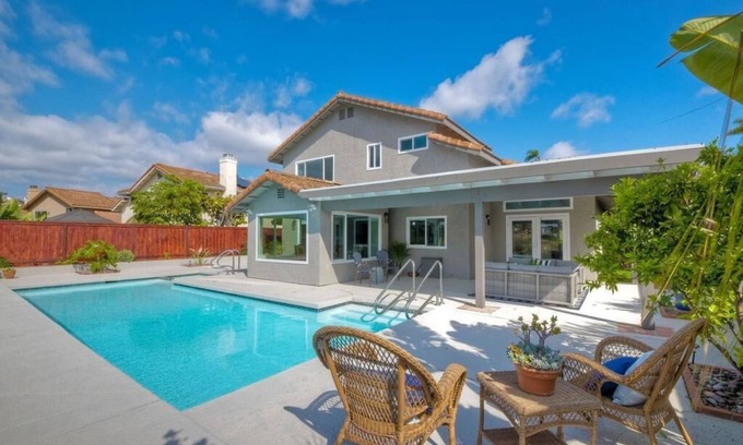 Mira Costa House | Spend your time in this luxury home overlooking Private Golf Course