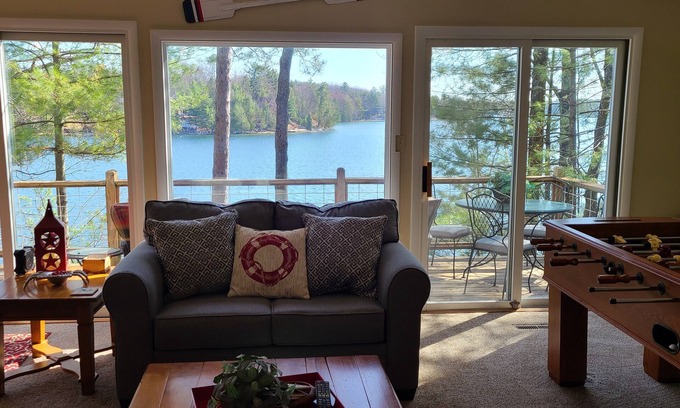 Mayfield House | Spider Lake Cottage near Traverse City