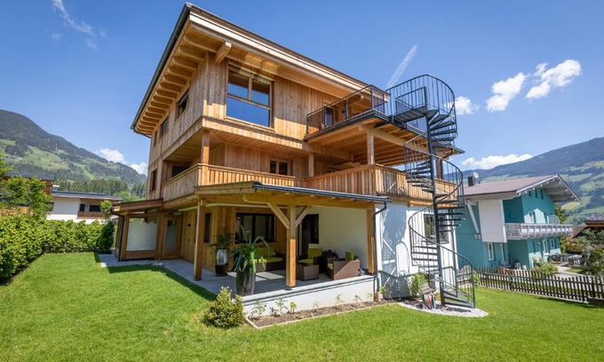 Fuegen Villa | SpieljochLodge