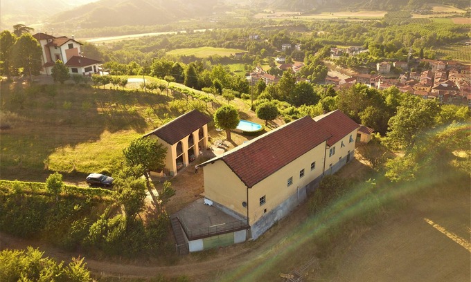 Spigno Monferrato House | Spigno Italia: family home with fantastic views
