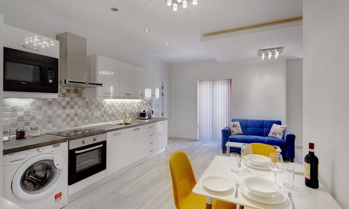 Tower Road Apartment | Splendid Apartment, Steps Away from the Sea