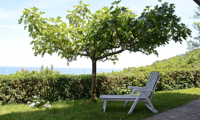 Gabicce Mare Apartment | SPLENDID SEA VIEW 10 minutes walk from the beach-immersed in greenery