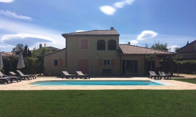 Vallon-Pont-d'Arc Villa | Splendid Vallon-Pont-d'Arc Villa | 5 Bedrooms | Villa Domaine Les Rives de.
