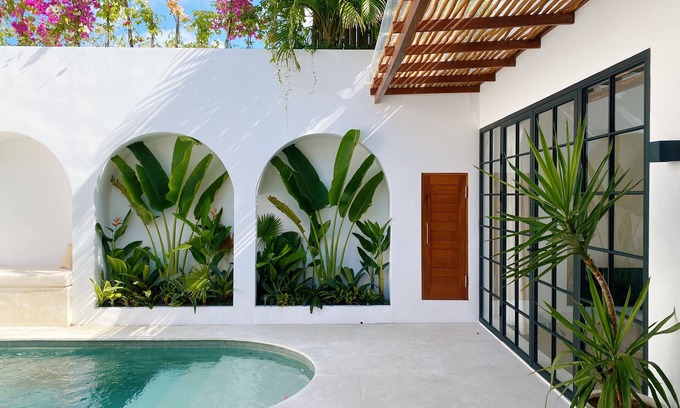 Padonan House | Splendid Villa Eden White Canggu Pool & 2 BD