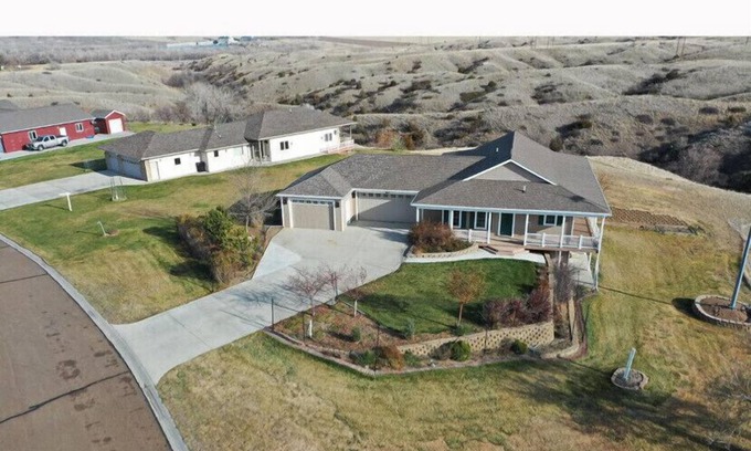 Nashua House | SPORTSMAN'S PARADISE, 5 Bedroom Home in Fort Peck, Montana
