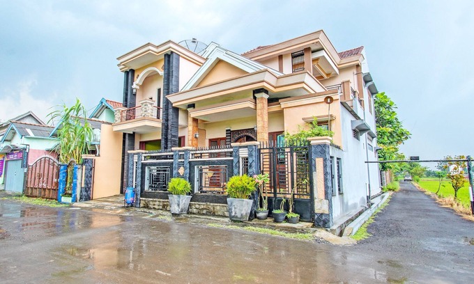 Pati Hotel | SPOT ON 92373 Kristin Homestay 2
