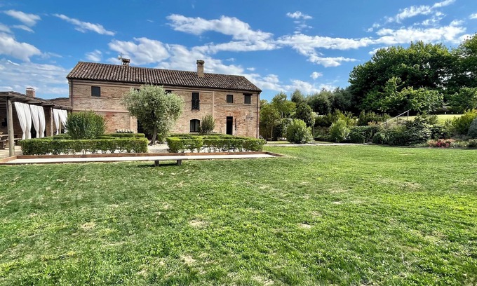 Monterubbiano House | Sprawling Italian villa with pool and gardens minutes to the Adriatic Sea.