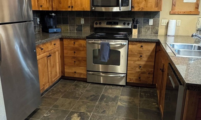 Kellogg Condo | ❄️🚵 Spread out in a Deluxe Suite🏄‍♂️🥾 en suite listed