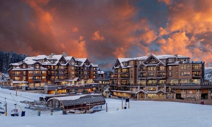Peak 8 Condo | SPRING BREAK - SLOPESIDE Luxury Ski-in/Ski-out- Grand Colorado Peak 8 - SLEEPS 4