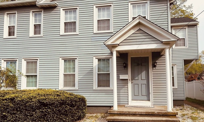 Hamden Apartment | Spring Glen SuitennEntire rental unit in Hamden, Connecticutnn