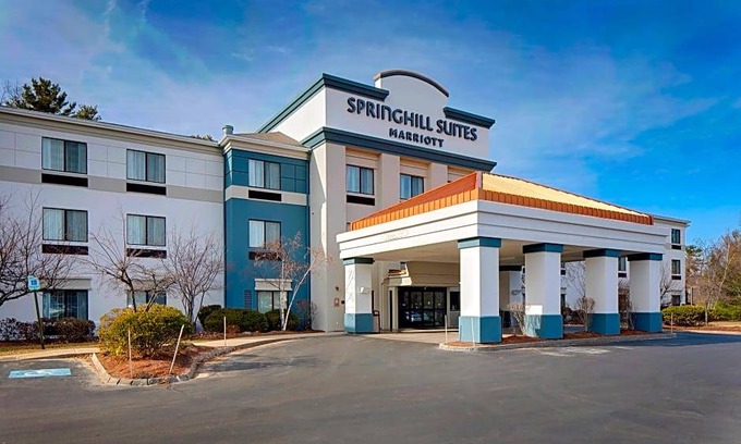 Manchester Hotel | SpringHill Suites Manchester-Boston Regional Airport