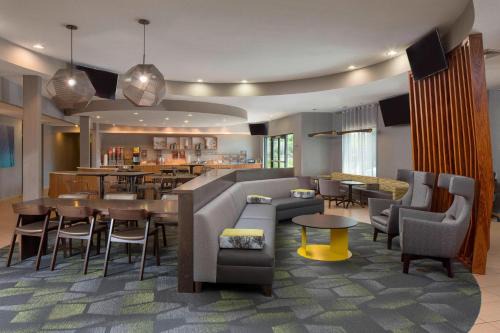 Bridgeton Hotel | SpringHill Suites St. Louis Airport/Earth City