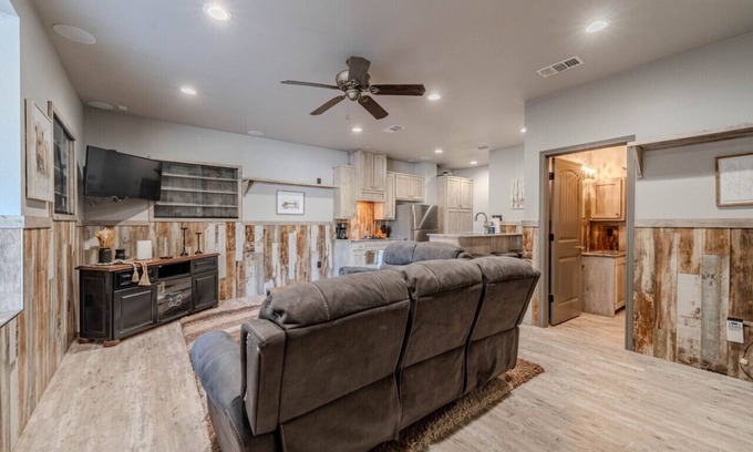 Buffalo Springs House | Springs Ridge A - 2BR/2BA - Lakeside Property