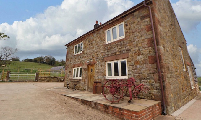 Horton House | SPRINKS FARM, pet friendly, with open fire in Biddulph Moor