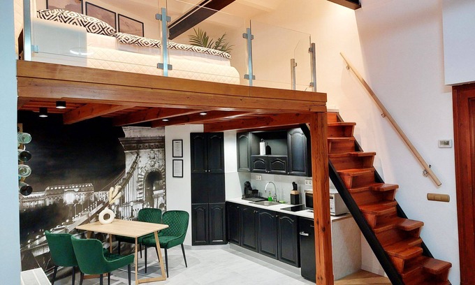 Szombathely Apartment | SQUARE 16 Apartman - Absolutely Central Location with Self Check In