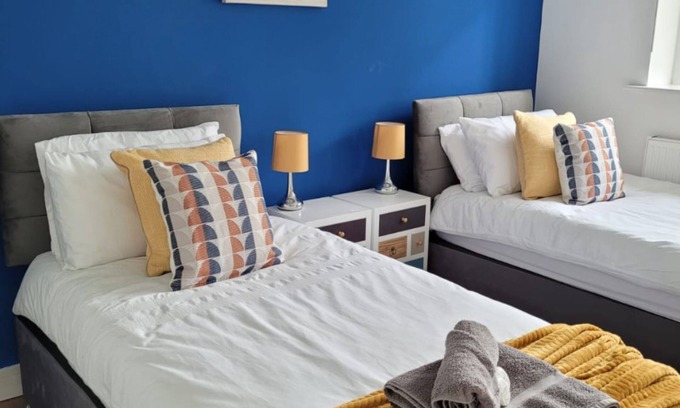Peterborough Apartment | SRK- Private Luxury Apartments with Parking
