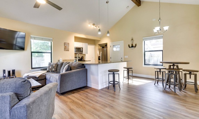 St. Cloud House | St Cloud Vacation Rental - Walk to Lakefront Park!