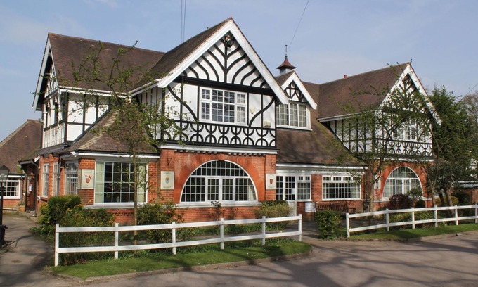Woking Cabin | St George's Lodge
