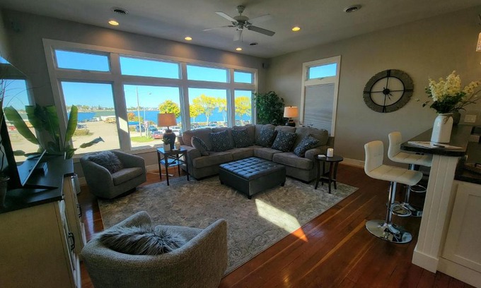 St Ignace House | St Ignace Loft