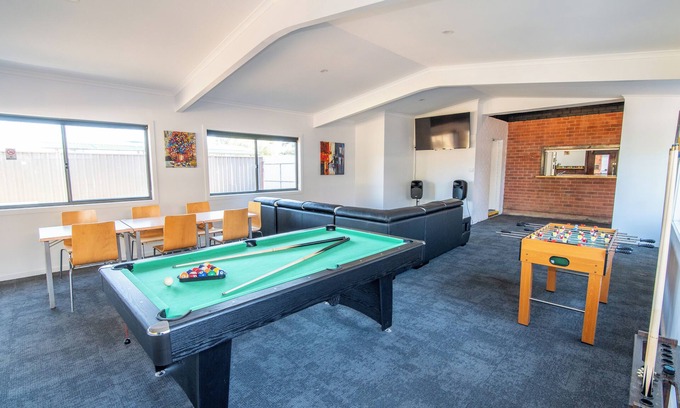 St James House | St James Hotel Motel - Affordable Weekly and Monthly Rates, Utilities Included