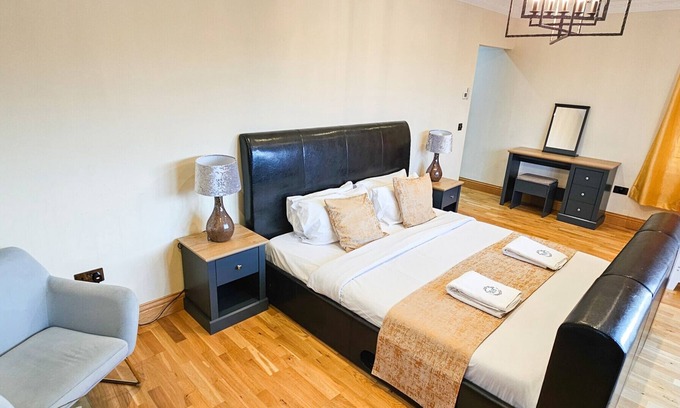 MacMerry Bed & Breakfast | St Martins Guest House - Room 8