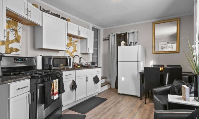 Midway Apartment | St Paul Fry Street Den West # 2n