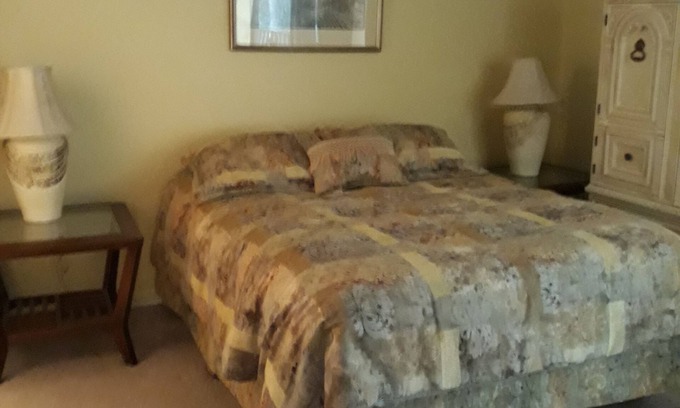 Pinellas Point Condo | St. Petersburg 2 bdrm/2 bath condo in a demand gated community