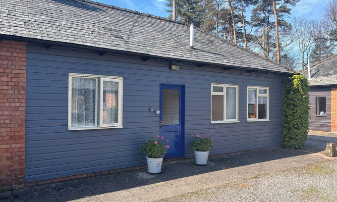 Fiddington Cottage | STABLE COTTAGE, pet friendly, country holiday cottage in Triscombe