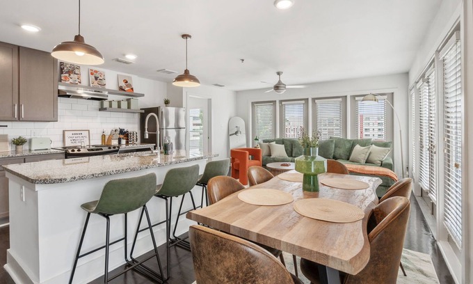 Reynoldstown Apartment | Stadium 5 mins | Luxury 2 Beds | Transit Friendly | Beltline+DT | Free Parking