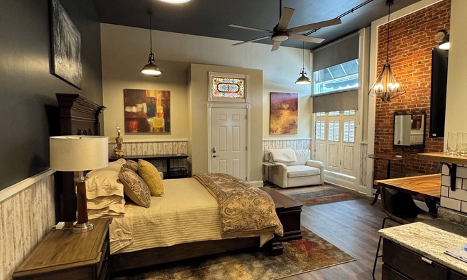Babe Denny House | Stadium Stays #1 in downtown INDY. A 5 minute walk to the stadium. Free parking.