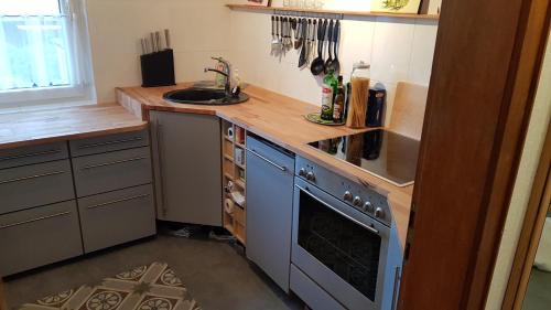 Burgeresch Apartment | Stadtnahe Wohnung mit kl.Balkon und Parkplatz