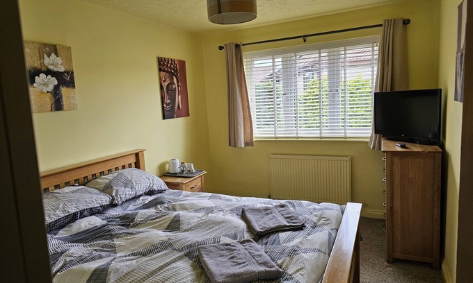 Cannards Grave House | Standard - kingsize - Share Bathroom