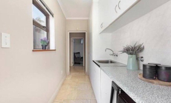 Tokai Apartment | Standard Queen Room