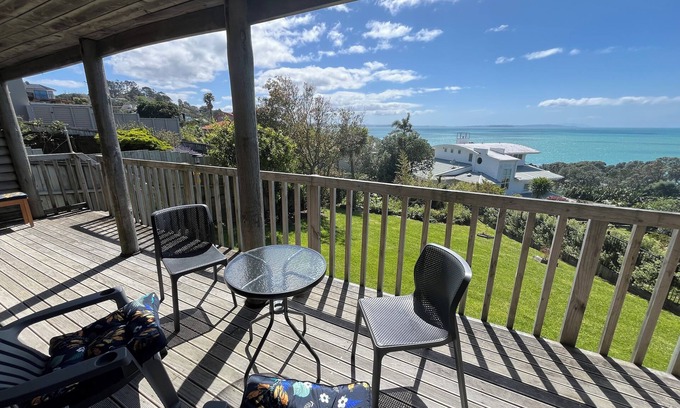 Stanmore Bay House | Stanmore Bay Log Cabin - short walk to beach