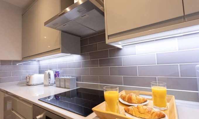 Stanmore Apartment | Stanmore Central - Ground Floor Garden Apartment