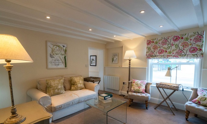 Carlton House | Stapleton/Parkgate Cottages