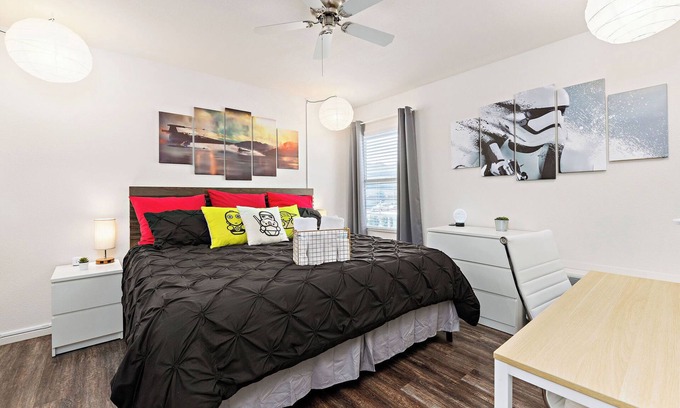 Prairie Village Apartment | Star Wars KING BD Fast WiFi Dedicated Parking with Workspace inside the room GYM