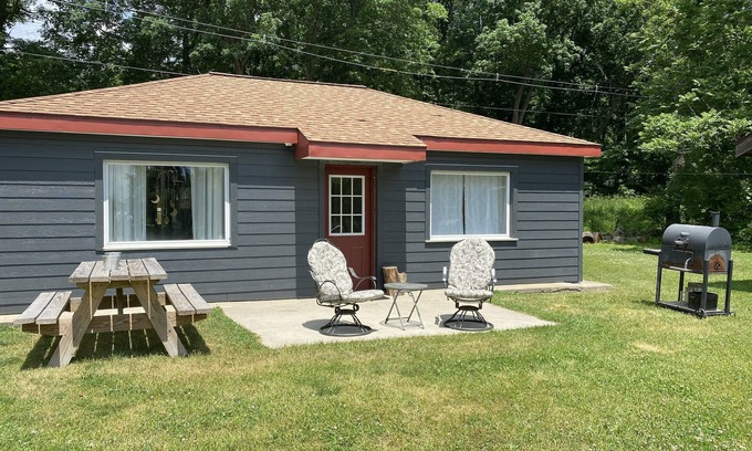 Three Rivers Cottage | Stargazer Cottage - Lakefront Cottages On Semi-private Lake, Beach, Boats, Fun!