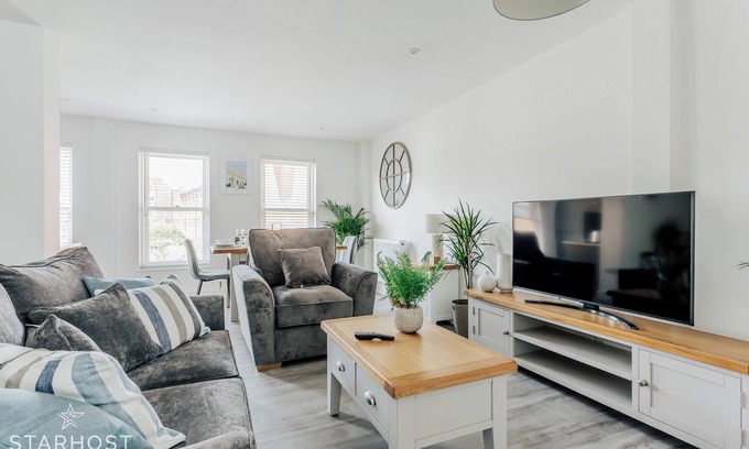 Newbury Apartment | Starhost Residences Brand New 2 Bed Apartment in Newbury Town Centre