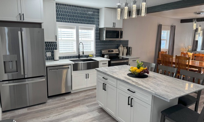 Rigby House | Starry Knight Retreat - spacious 4-bedroom house in charming Ririe with AC, WiFi