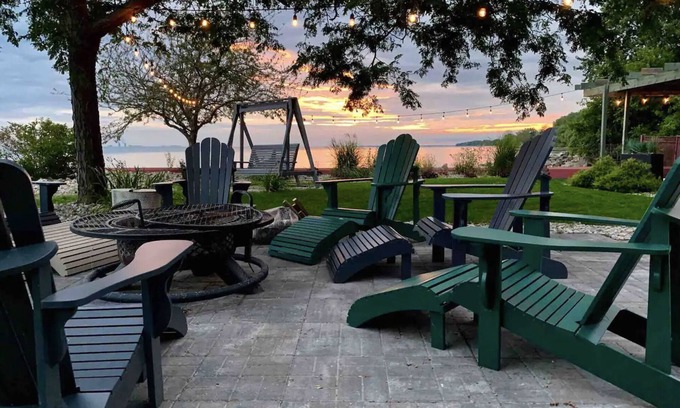 Amherstburg House | Start of the EPIC Wine Trail, Harrow on Beautiful Lake Erie