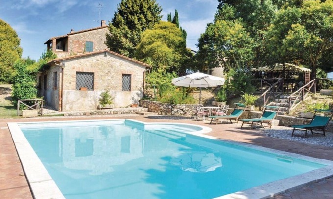 Narni House | STATELY AND COMFORTABLE FARMHOUSE