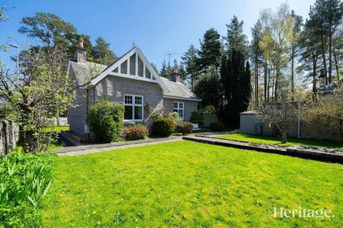 Dinnet House | Station Cottage Dinnet, Aboyne