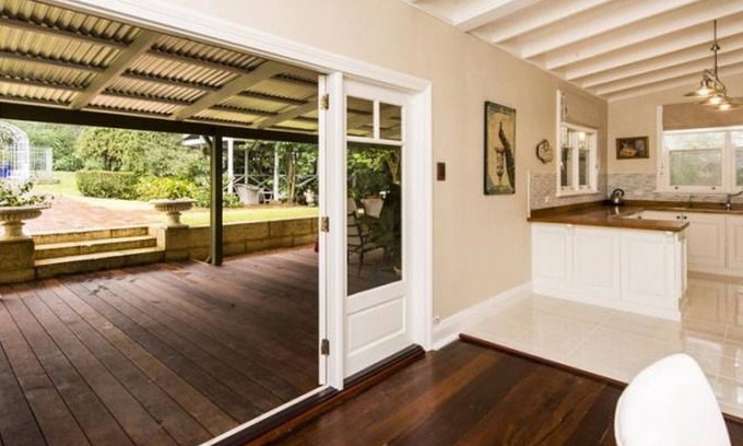 Mount Helena House | Station House - Charming Country Home
