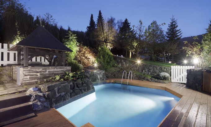 Boedefeld House | "Stay" 200-year-old farmhouse with pool and garden for up to 26 people